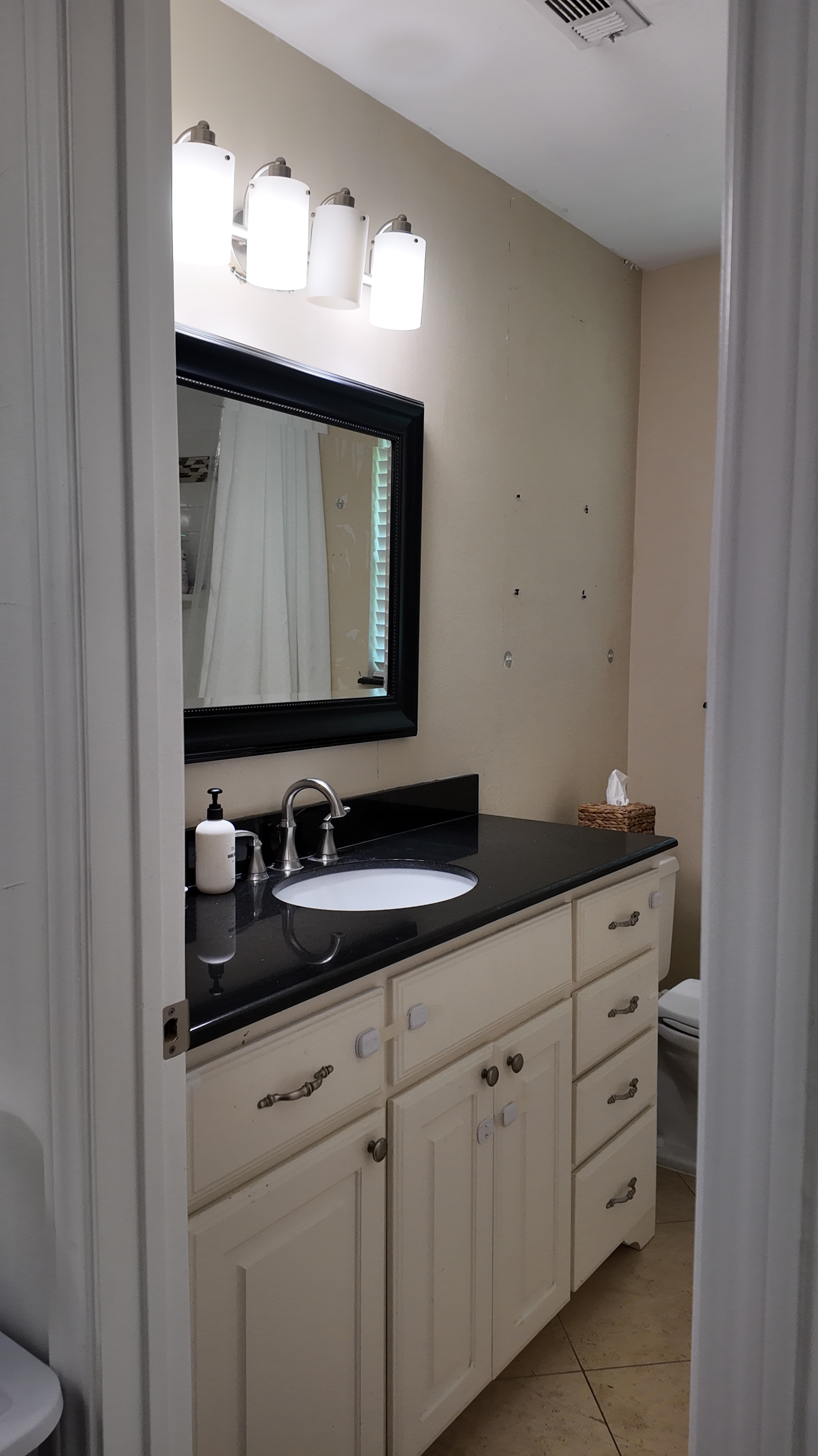 Guest bathroom remodel in Lakewood Dallas - before photo 2