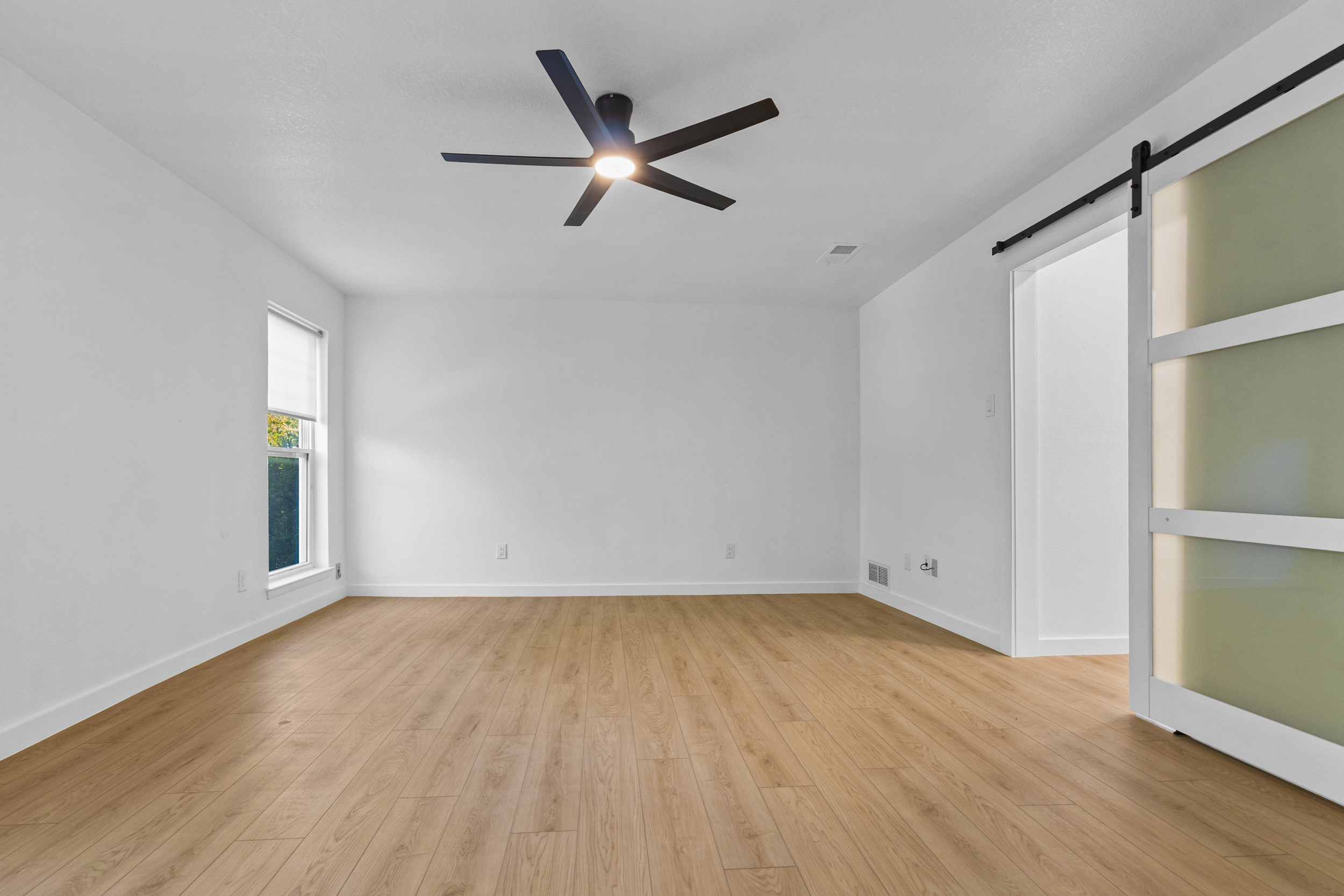 Second floor townhome renovation in Lakewood Dallas - gallery photo 4
